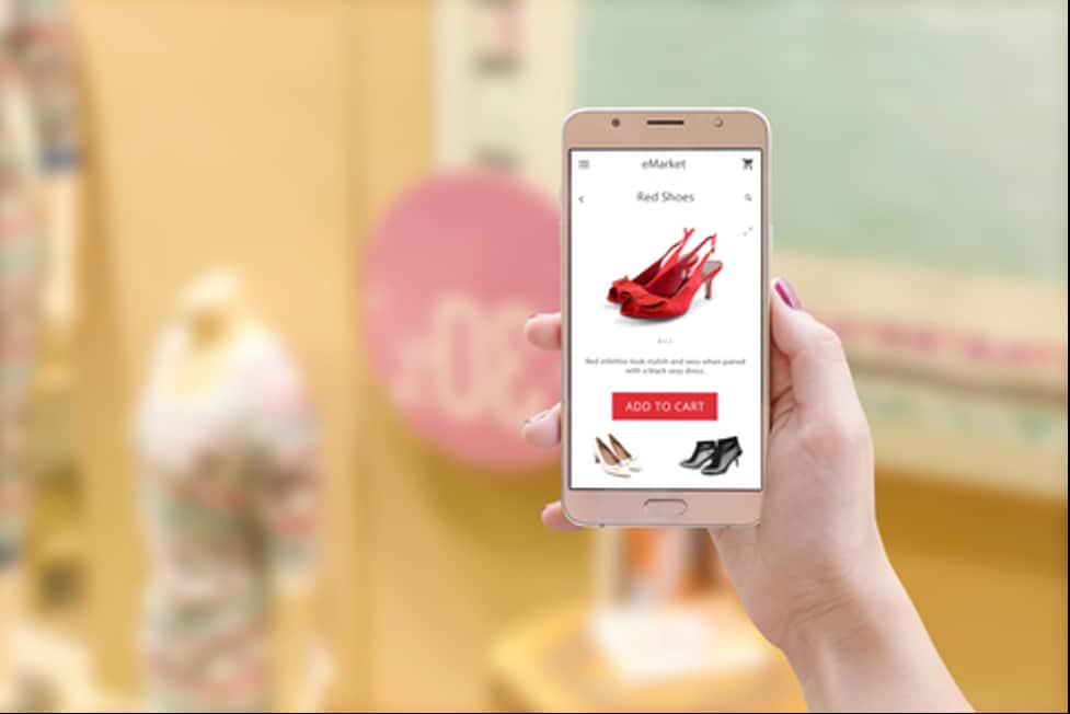 Capturing the experience of a customer shopping on their mobile device with digital ethnography